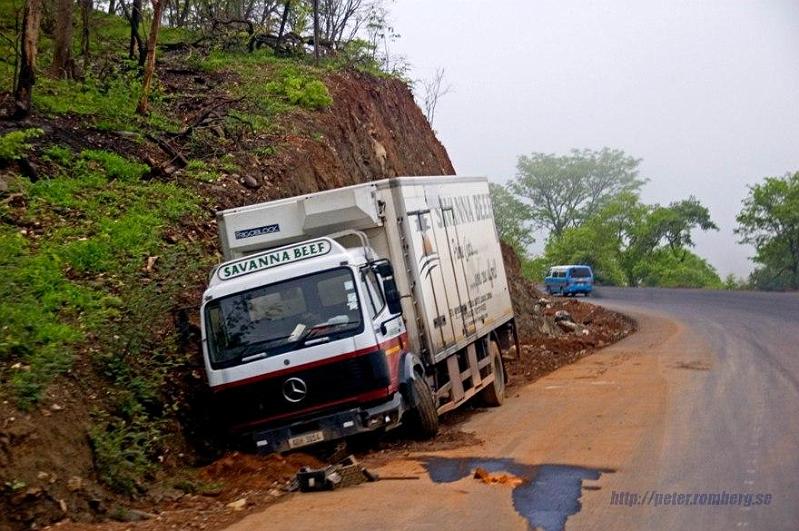 Accidents zambezi escarpment (9).JPG - The fifth in just 12 hours, and no obvious cause!